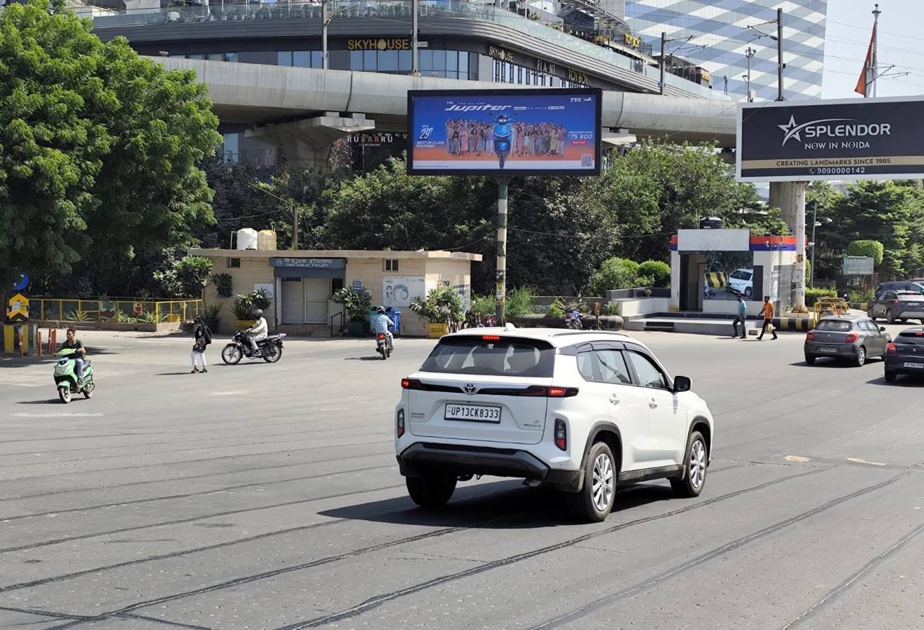 Unipole Advertising in Advant Tower, Noida (Sector – 137) - Noida