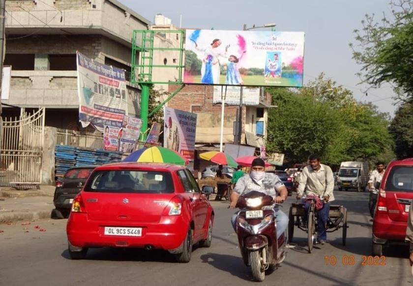 JHILMIL MARKET TOWARDS VIVEK VIHAR - Delhi