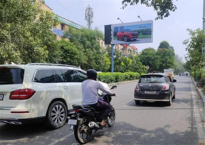 Dwarka Sec 5 market facing IP University - Delhi