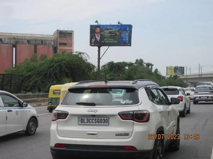 Naraina Flyover towards Raja Garden - Delhi