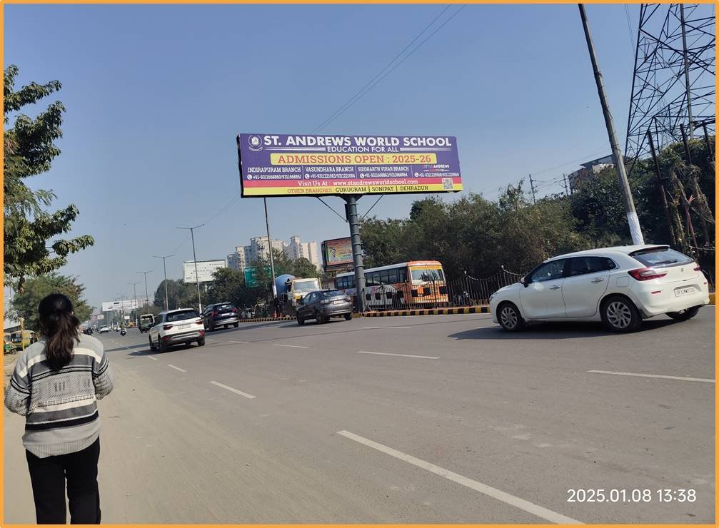 UP Gate To Mohan Nagar (Vaishali Metro Station Parking ) - Ghaziabad