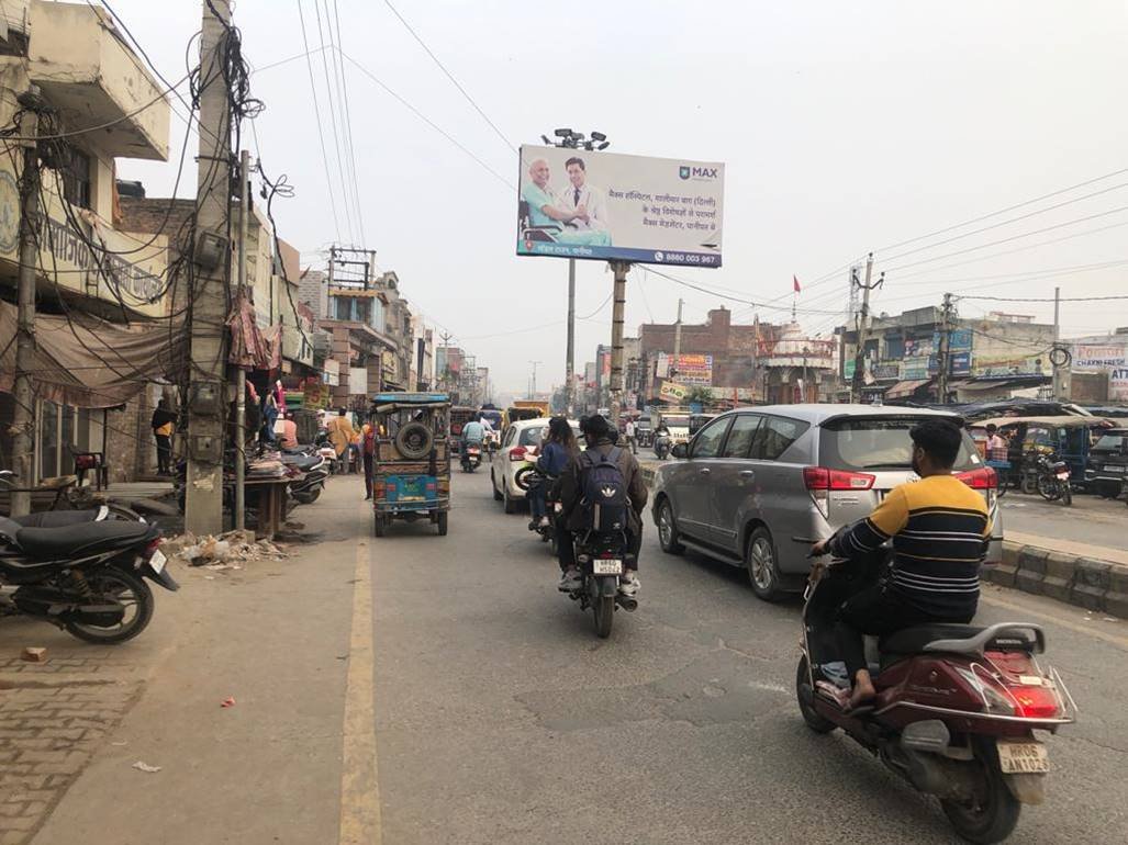 Highway hoarding advertising companies in Haryana providing large roadside billboard solutions for maximum brand visibility and impact.