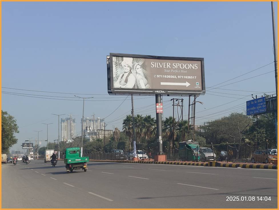 UP Gate To Mohan Nagar (Near Hotel Silver Spoon) - Ghaziabad