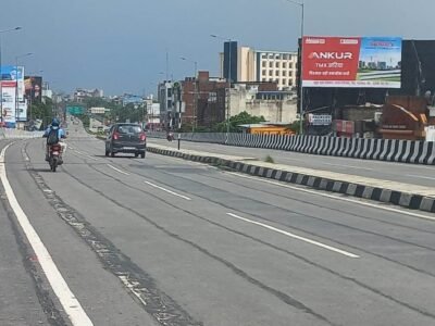 Ring Road near Tedhipulia in Lucknow with large billboards installed by leading digital billboard companies in Lucknow for high-visibility advertising.